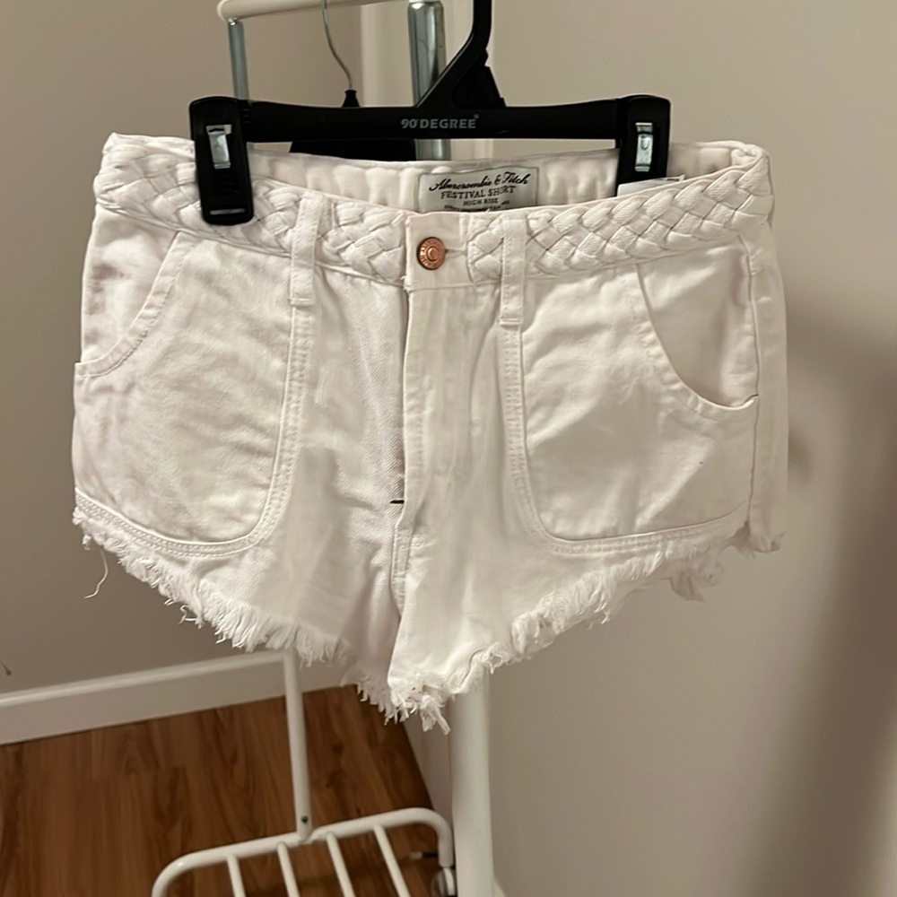 Abercrombie & Fitch white festival shorts